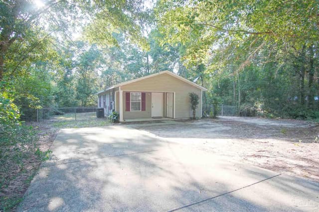 4121 Woodfin Cir, Pace FL 32571 photo 2