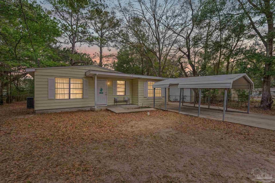1004 Medford Ave, Pensacola FL 32505 photo 1