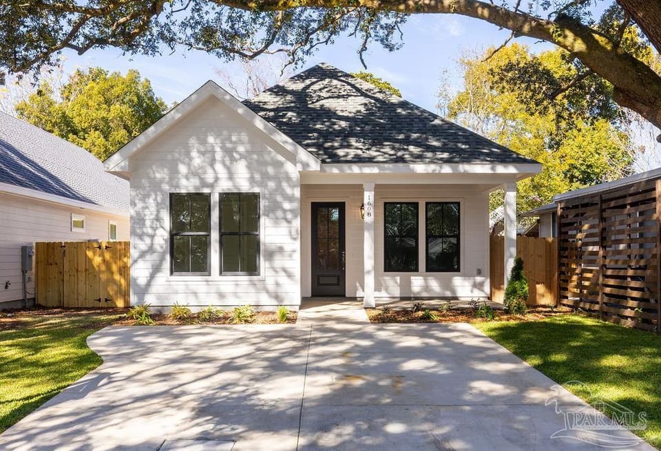 1608 E Hernandez St, Pensacola FL 32503 photo 1