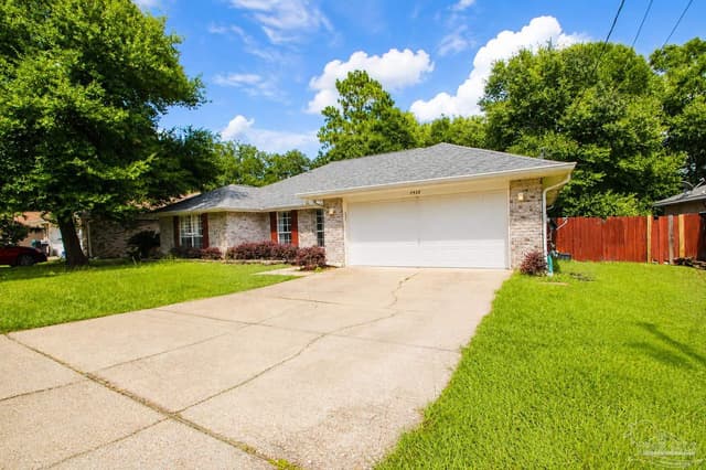 5938 Herlong Dr, Milton FL 32570 photo 3