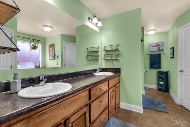 6165 Winchester Cir, Milton FL 32570 photo 17