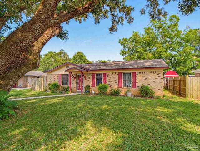 2018 Woodbury Dr, Cantonment FL 32533 photo 2
