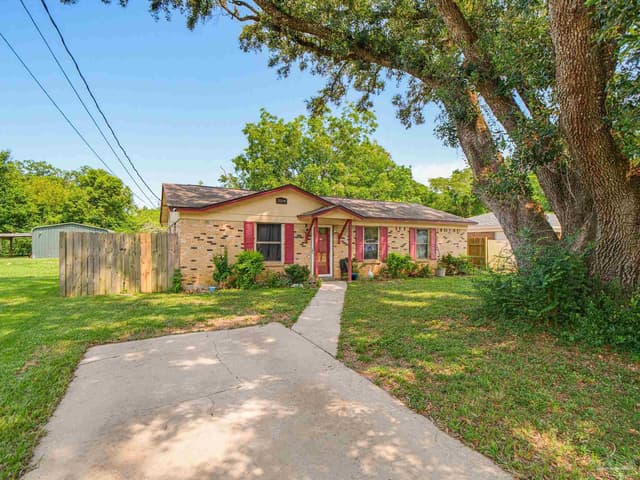 2018 Woodbury Dr, Cantonment FL 32533 photo 3