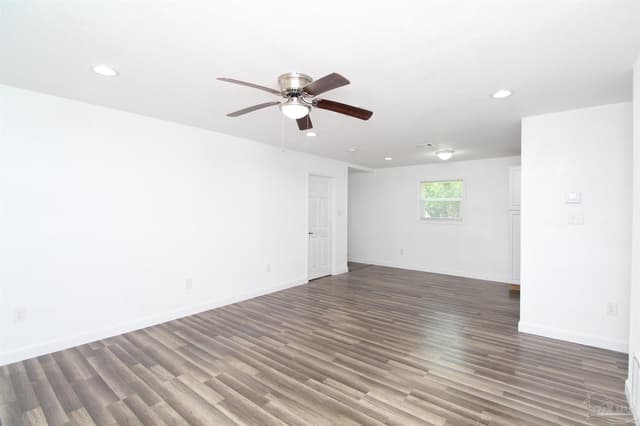 6037 Syrcle Ave, Milton FL 32570 photo 2