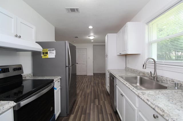6037 Syrcle Ave, Milton FL 32570 photo 7