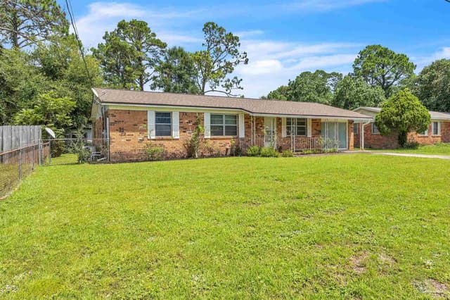 910 Bartow Ave, Pensacola FL 32507 photo 2