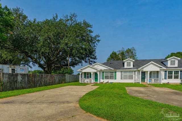 300 Loveland Cir, Pensacola FL 32526 photo 2