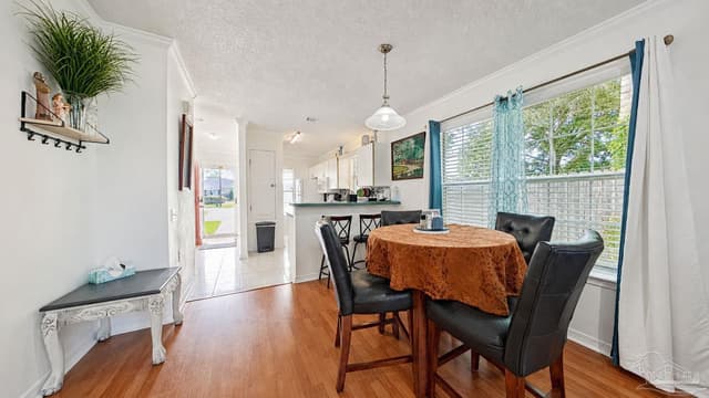 300 Loveland Cir, Pensacola FL 32526 photo 7