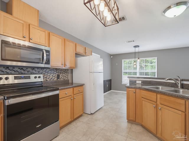 5523 Berryhill Rd, Milton FL 32570 photo 7