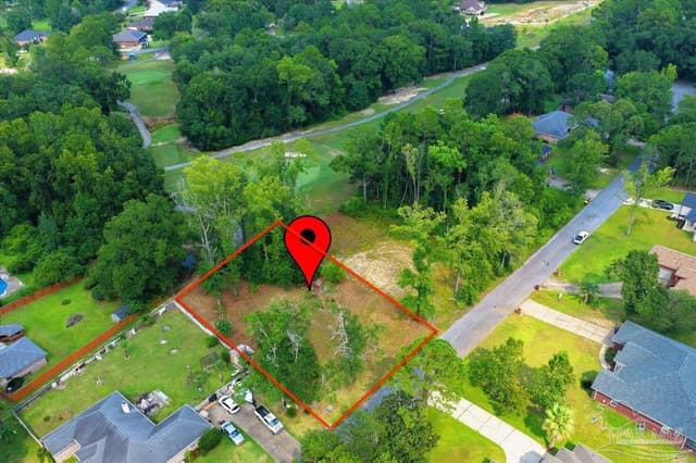 104 Par Ct, Crestview FL 32536 photo 3