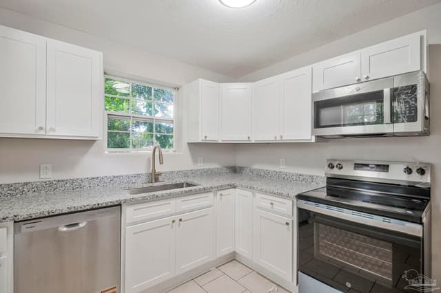 3031 W Jackson St, Pensacola FL 32505 photo 17