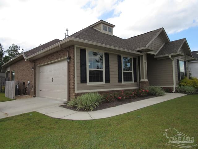 8701 Rush Ln, Pensacola FL 32526 photo 3
