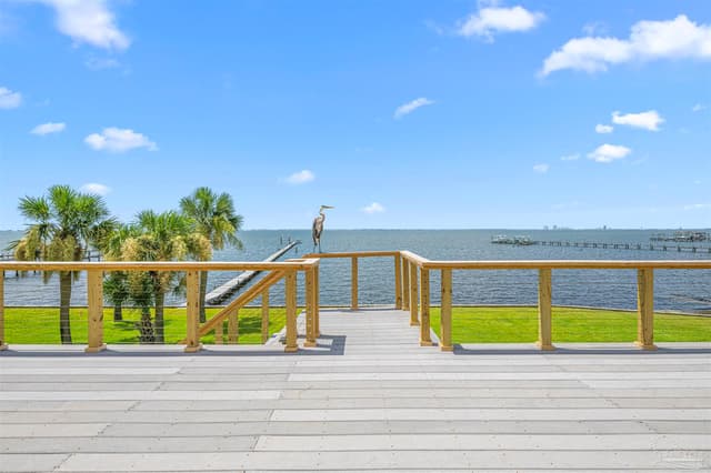 1002 Magnolia Ln, Gulf Breeze FL 32563 photo 2