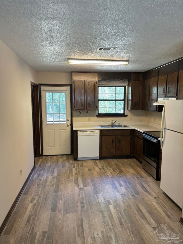 5682 Crestwood Dr, Milton FL 32583 photo 6