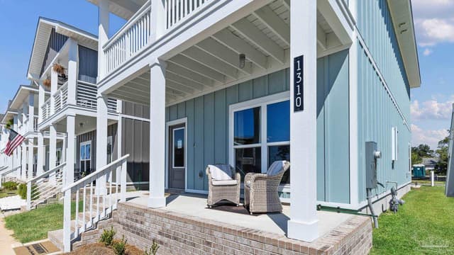1370 W Zarragossa St, Pensacola FL 32502 photo 3