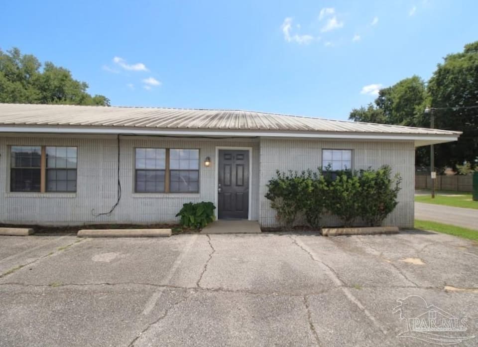 4964 W Spencer Field Rd, Pace FL 32571 photo 1