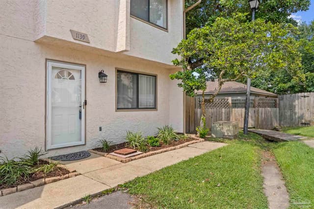 1139 Bloodworth Ln, Pensacola FL 32504 photo 2