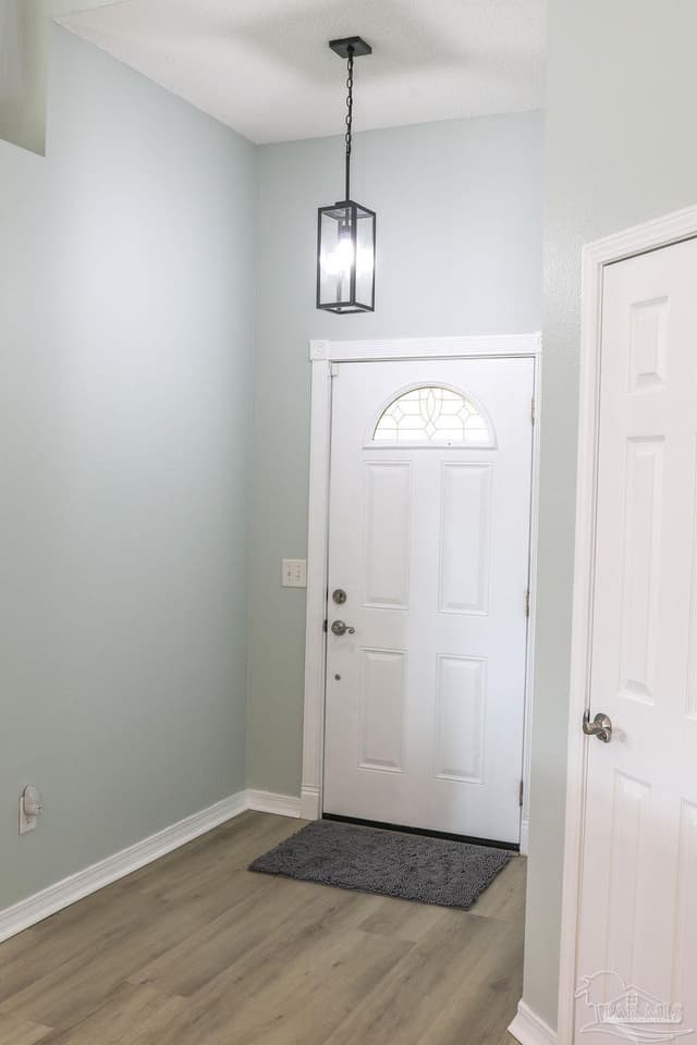 1207 Simpson St, Pensacola FL 32526 photo 2