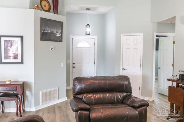 1207 Simpson St, Pensacola FL 32526 photo 3
