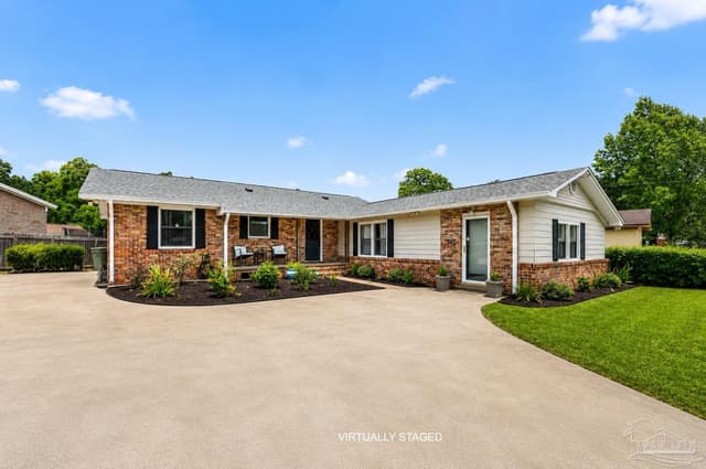 5902 Kendall Ave, Pensacola FL 32506 photo 2