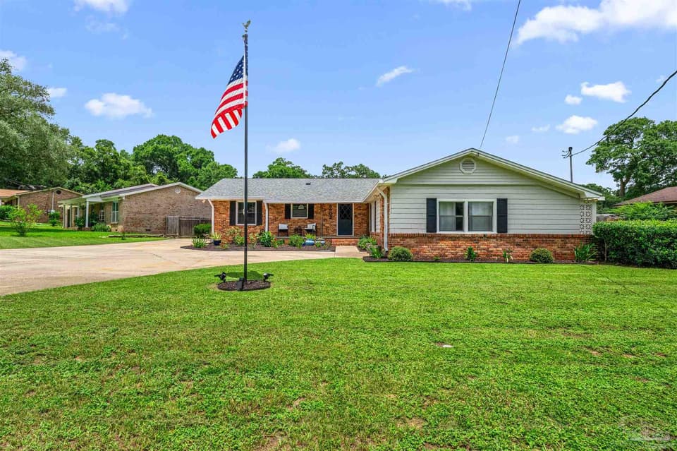 5902 Kendall Ave, Pensacola FL 32506 photo 1